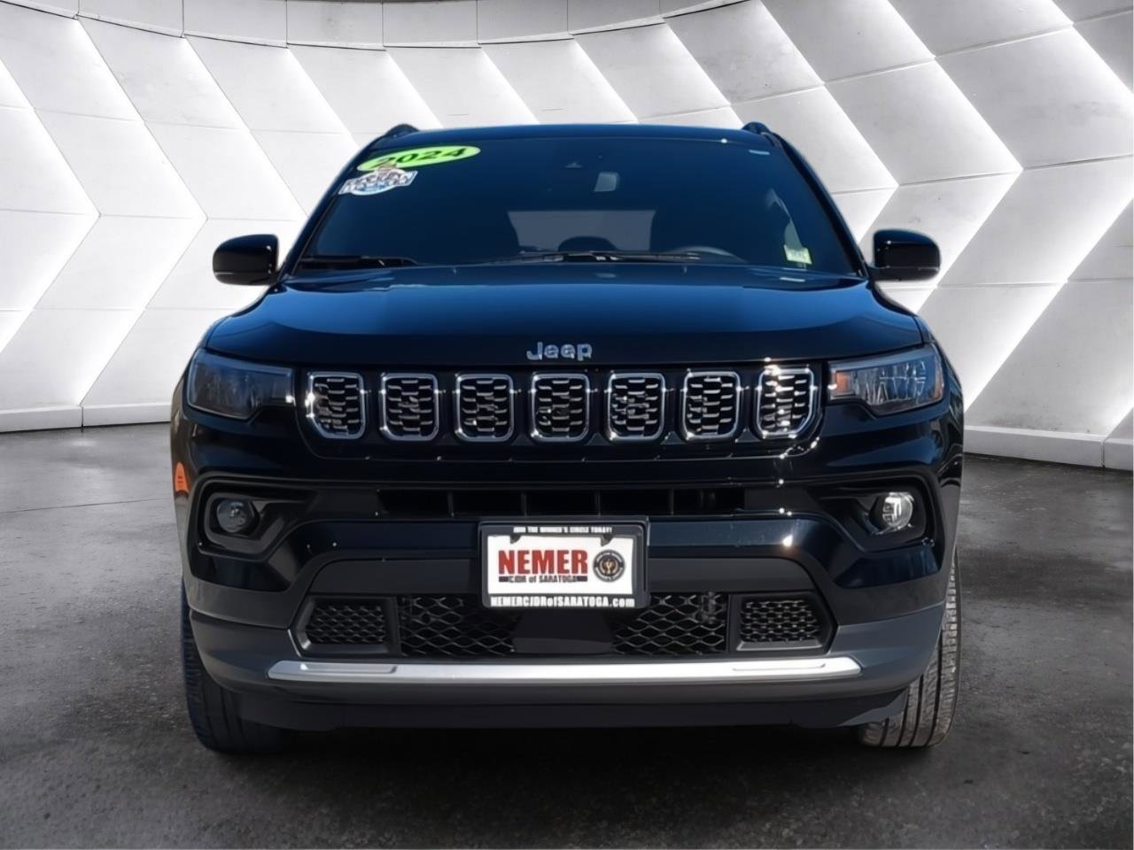 Used 2024 Jeep Compass Limited AWD/4WD image 8