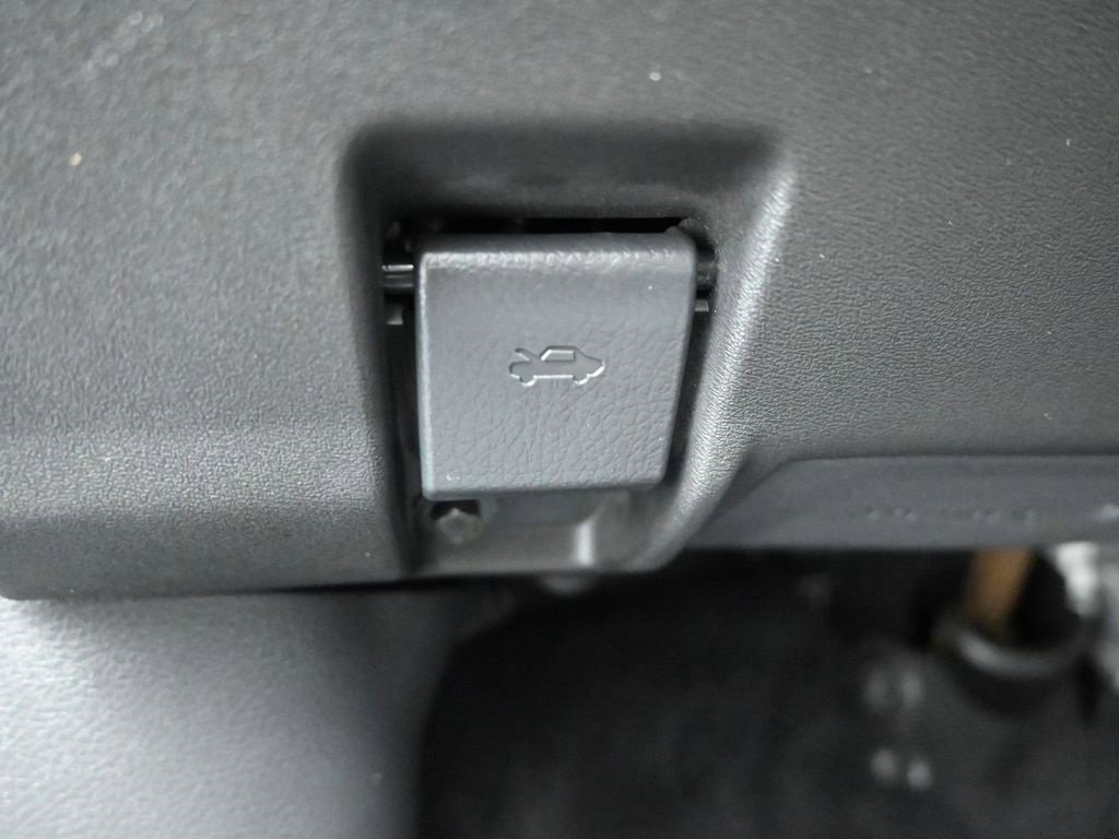 Used 2019 INFINITI QX50 Essential w/ Premium Audio Package image 24