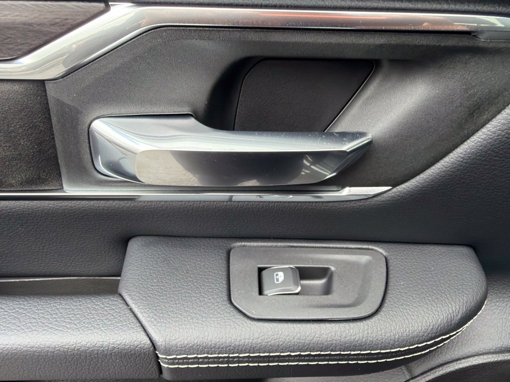 New 2026 RAM 1500 Laramie AWD/4WD image 31