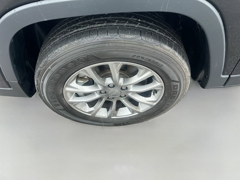 Used 2022 Jeep Cherokee Latitude Lux AWD/4WD image 29