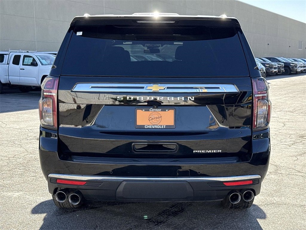 Used 2024 Chevrolet Suburban Premier image 4
