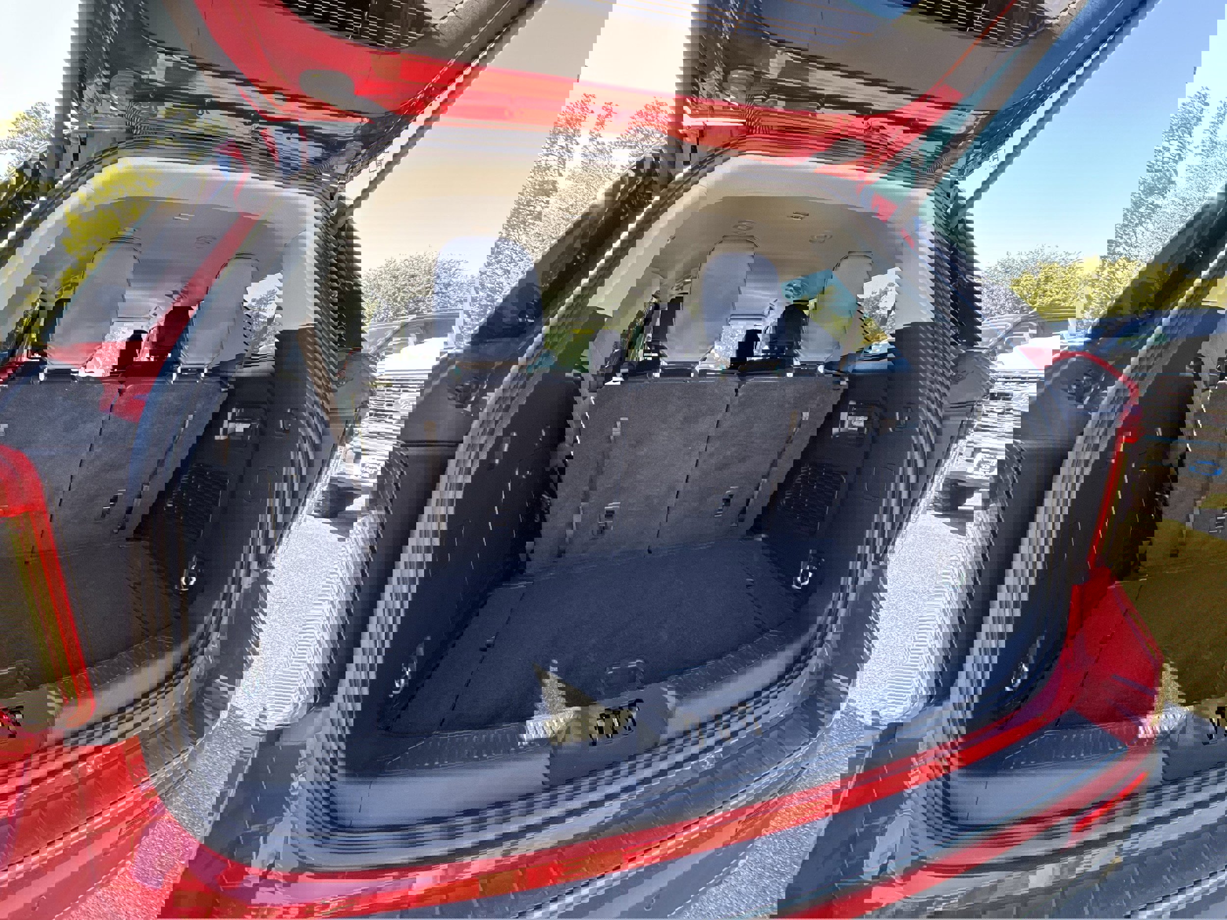 Used 2024 Ford Explorer XLT w/ Equipment Group 202A image 25