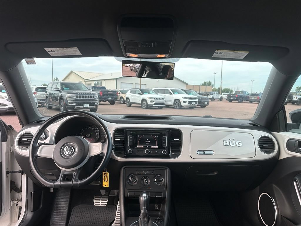 Used 2012 Volkswagen Beetle Launch Edition FWD image 24
