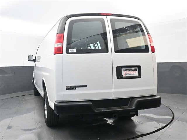 Used 2023 Chevrolet Express 2500 Extended image 14