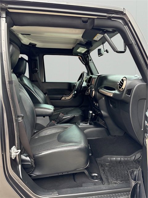 Used 2017 Jeep Wrangler Unlimited Sahara image 14