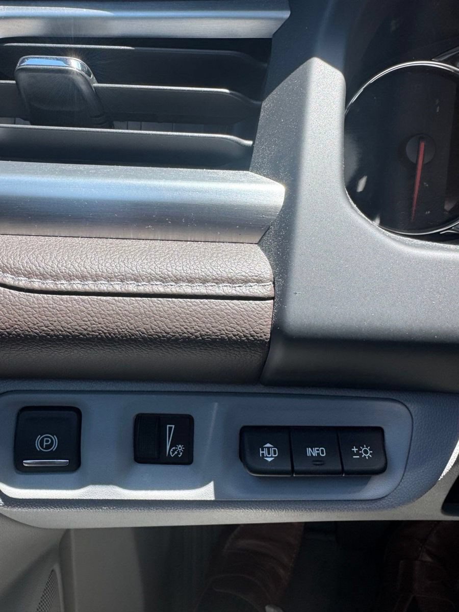 Certified 2023 GMC Acadia SLT w/ Technology Package FWD image 23