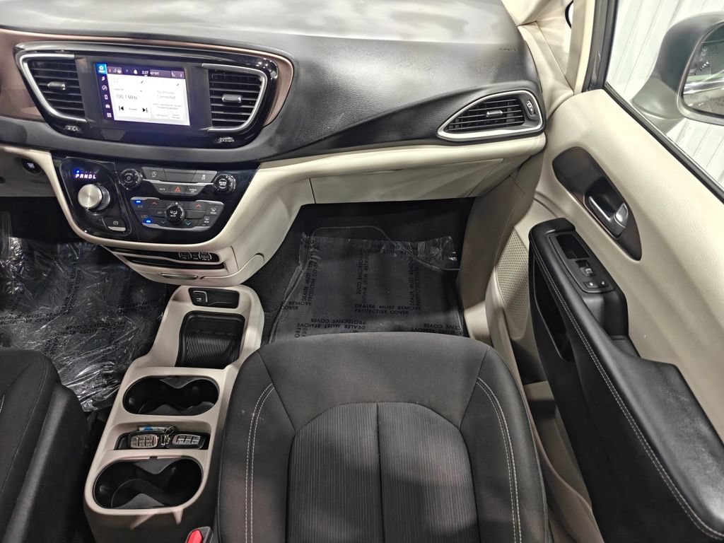 Used 2023 Chrysler Voyager LX FWD image 22