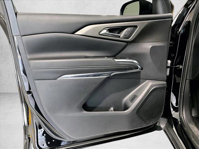 Used 2025 Chevrolet Traverse LT w/ Driver Confidence Package FWD image 18