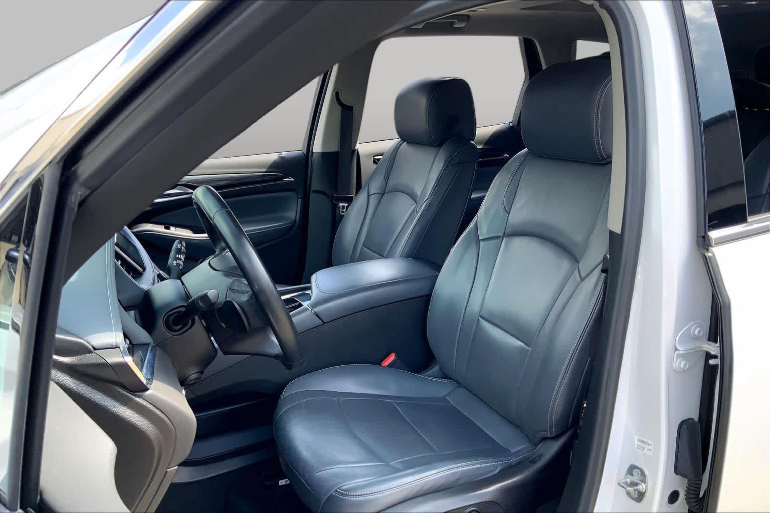 Used 2018 Buick Enclave Premium w/ Experience Buick Package FWD image 8