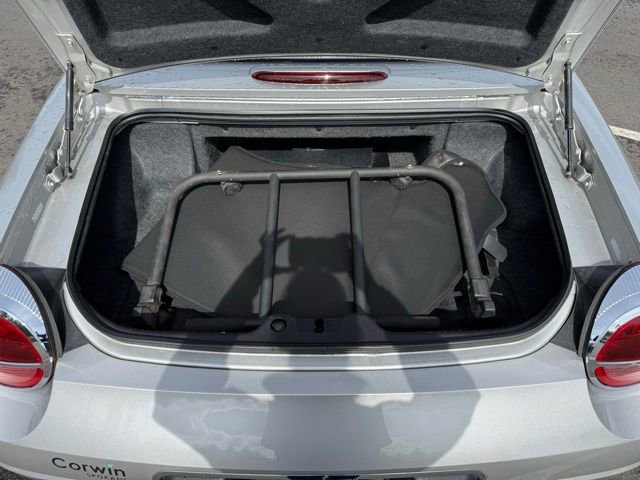 Used 2005 Ford Thunderbird RWD image 15