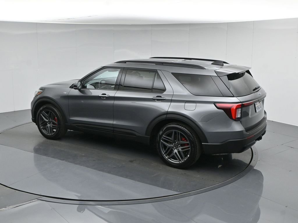 Used 2025 Ford Explorer ST-Line w/ Premium Package image 45