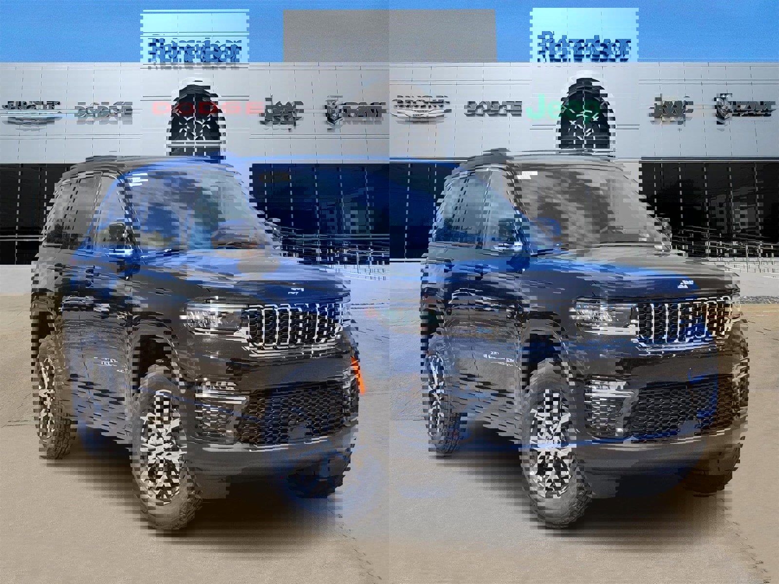 New 2025 Jeep Grand Cherokee Limited image 1