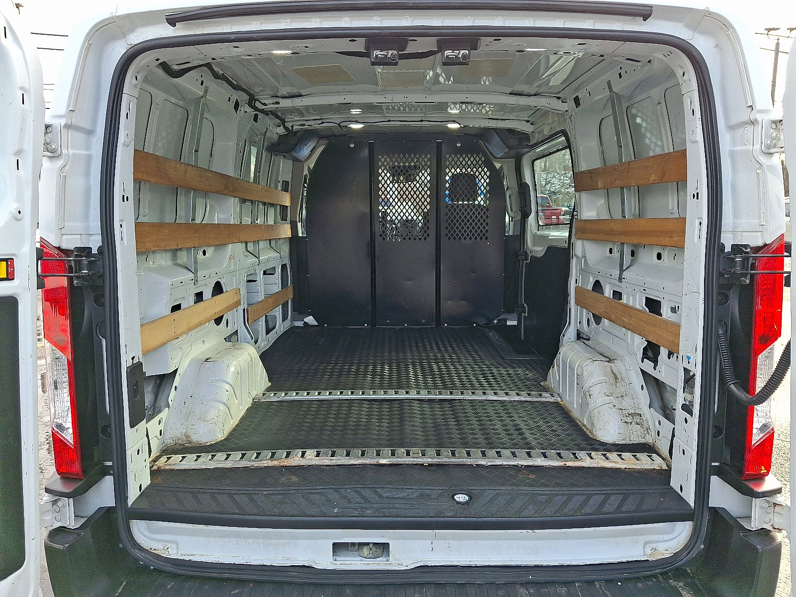 Certified 2019 Ford Transit 250 130 Low Roof w/ Exterior Upgrade Package image 27