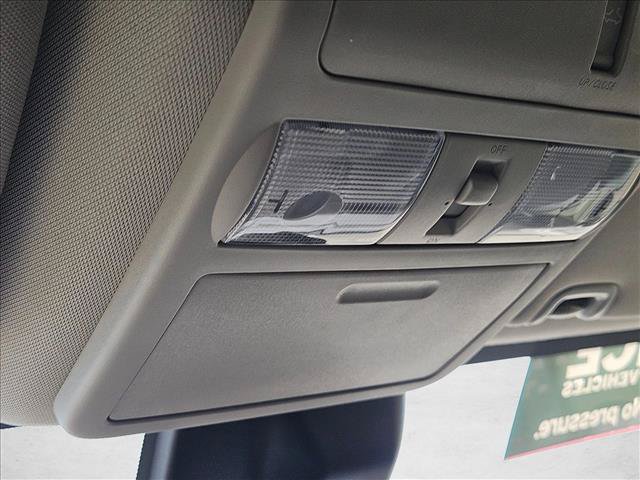 Used 2025 Nissan Frontier SL RWD image 15