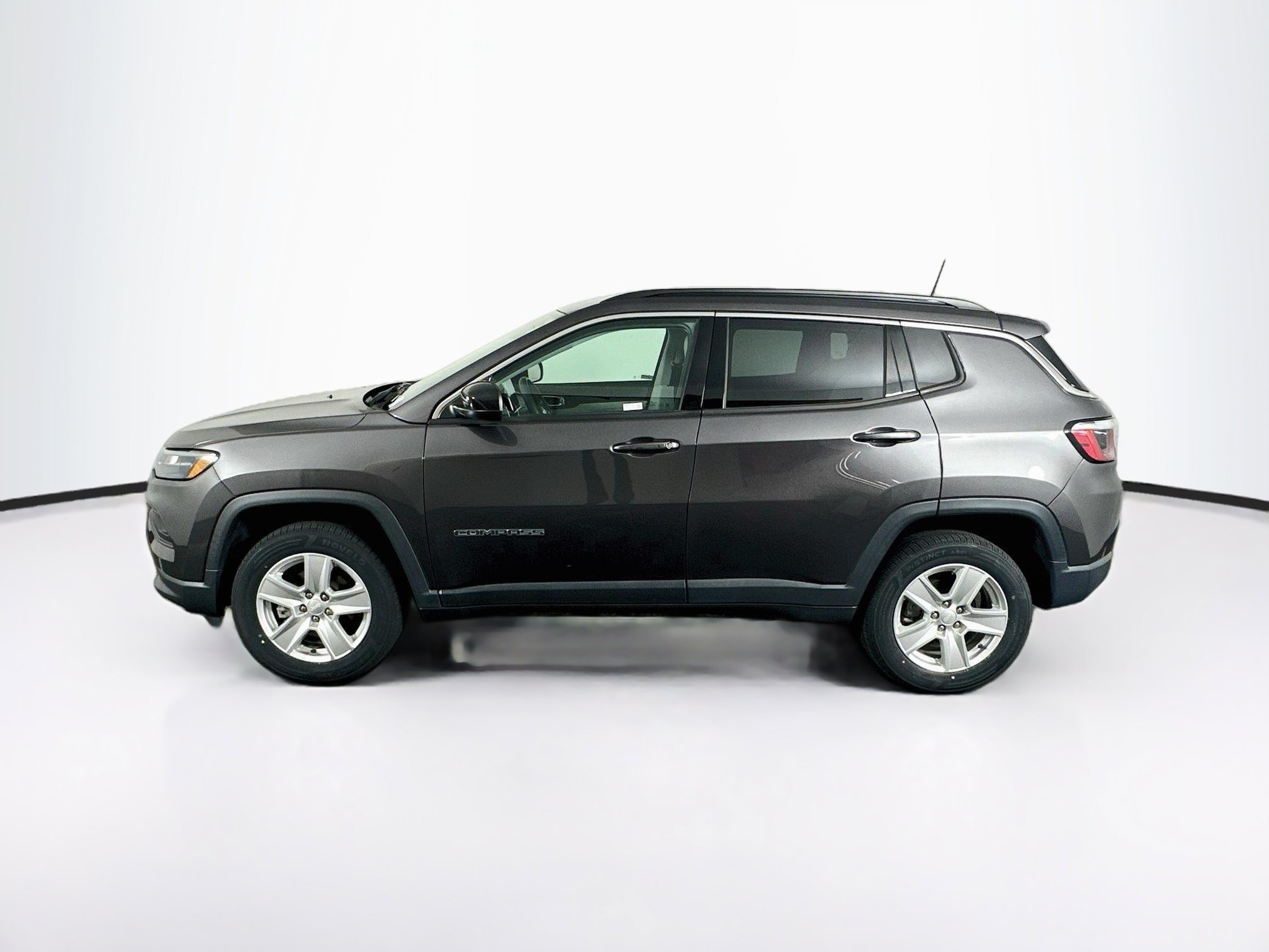 Used 2022 Jeep Compass Latitude AWD/4WD image 4