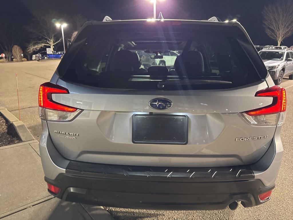 Used 2023 Subaru Forester Limited image 3