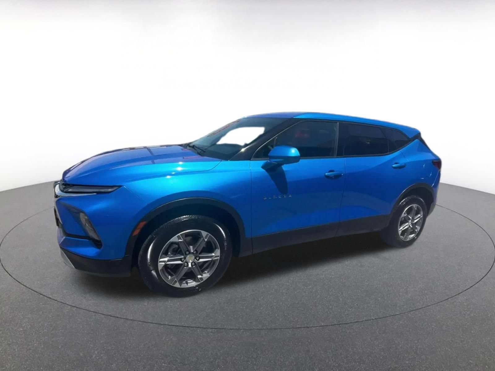 Used 2025 Chevrolet Blazer LT FWD image 7