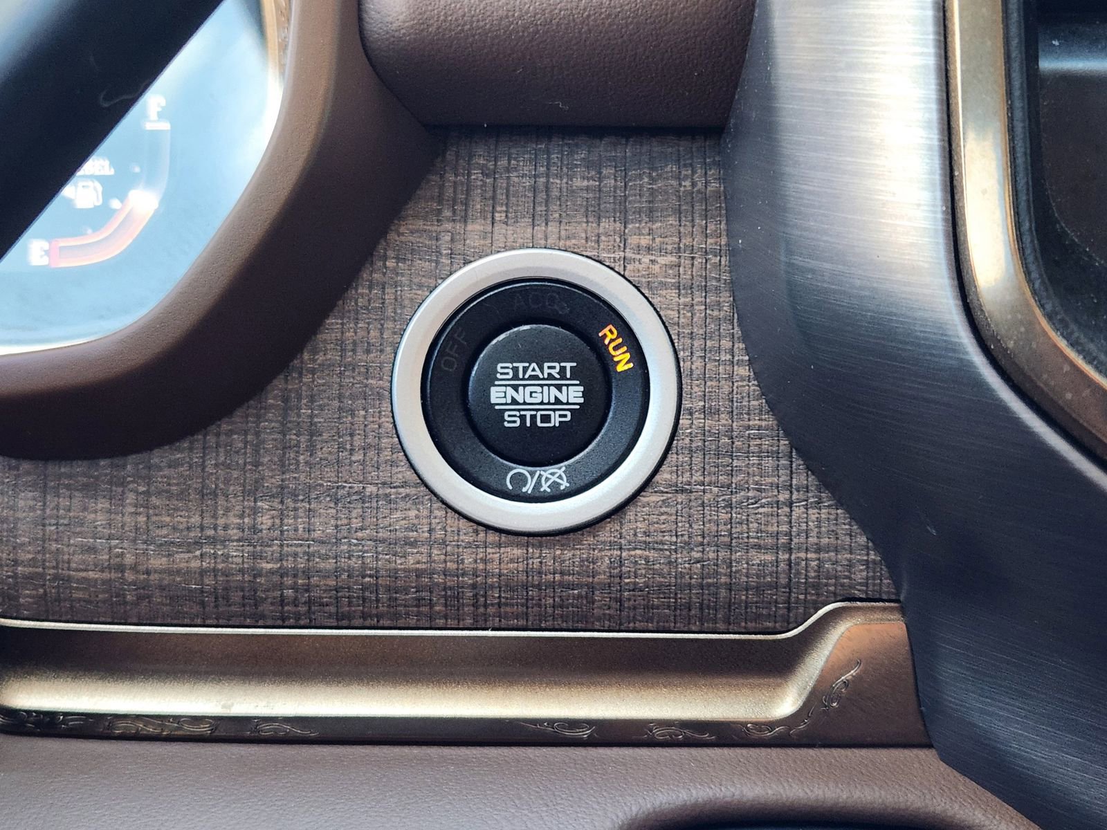 Used 2024 RAM 2500 Limited w/ Towing Technology Group image 25