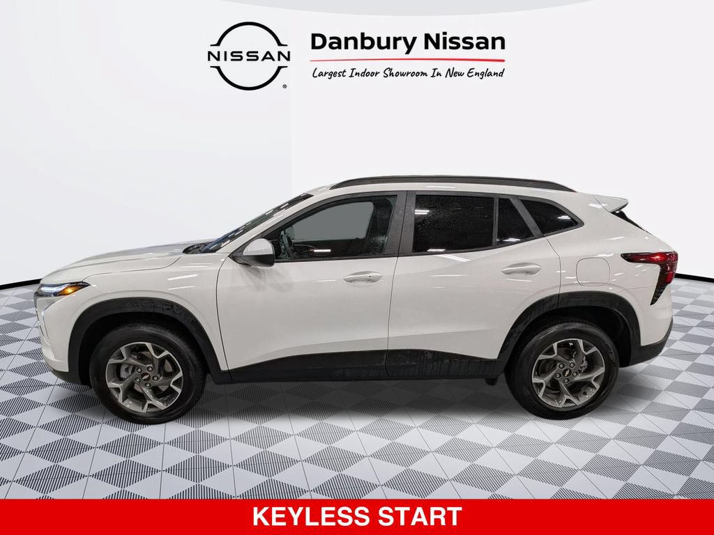 Used 2025 Chevrolet Trax LT w/ Driver Confidence Package FWD image 6