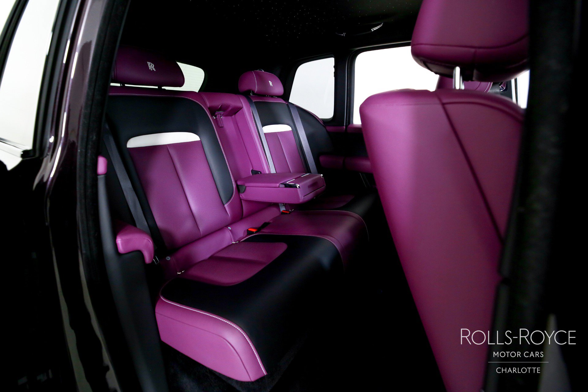 Certified 2025 Rolls-Royce Cullinan Black Badge image 24