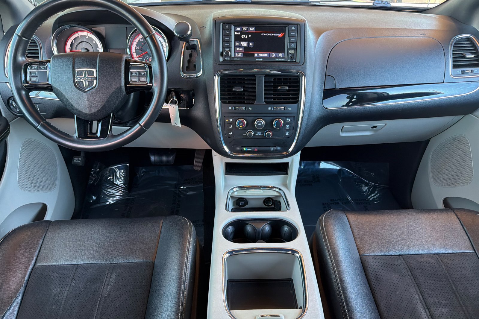 Used 2019 Dodge Grand Caravan SXT FWD image 14