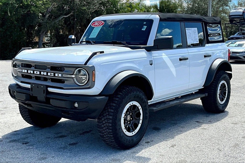 Used 2023 Ford Bronco Big Bend w/ Sasquatch Package image 9