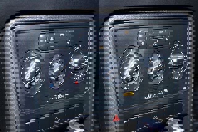 Used 2013 Volkswagen Beetle 2.5 image 17