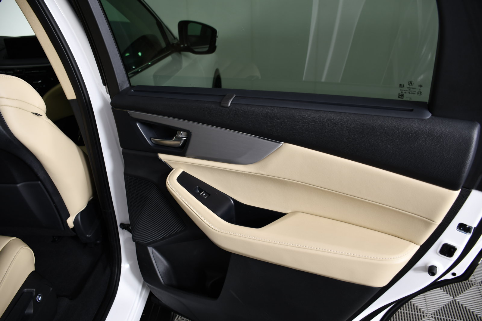 Certified 2024 Acura MDX SH-AWD w/ Technology Package image 43