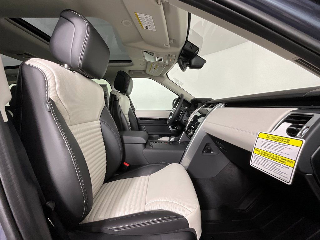 New 2026 Land Rover Discovery S AWD/4WD image 3