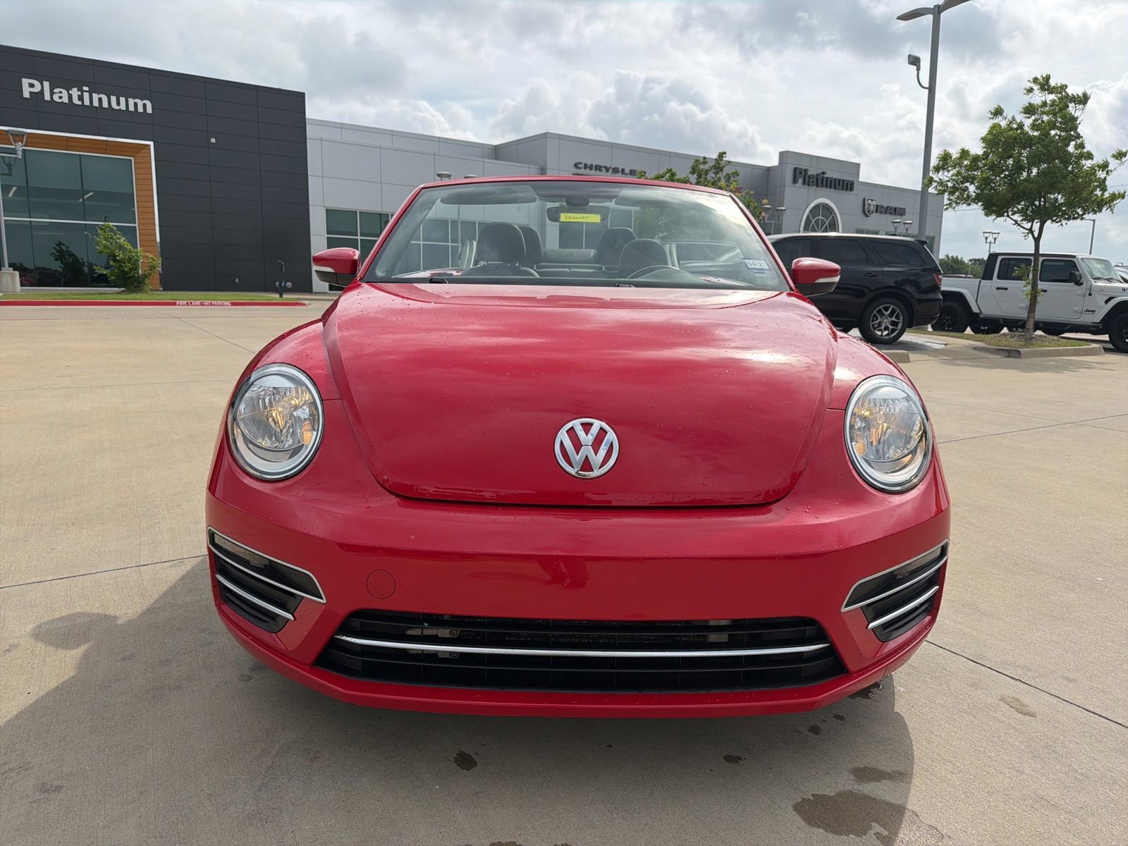 Used 2019 Volkswagen Beetle 2.0T SE FWD image 8