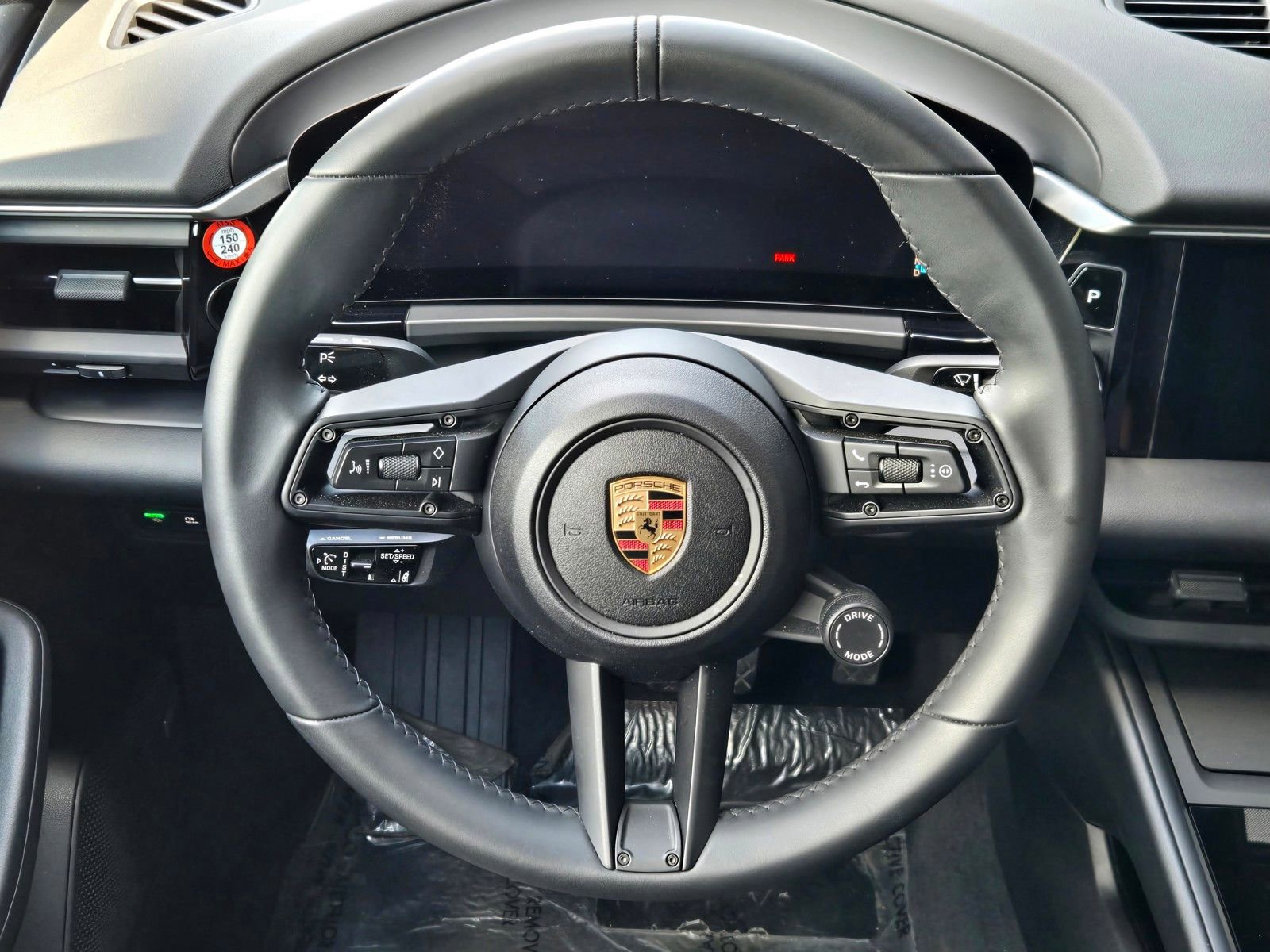 Certified 2025 Porsche Macan 4 Electric AWD/4WD image 17