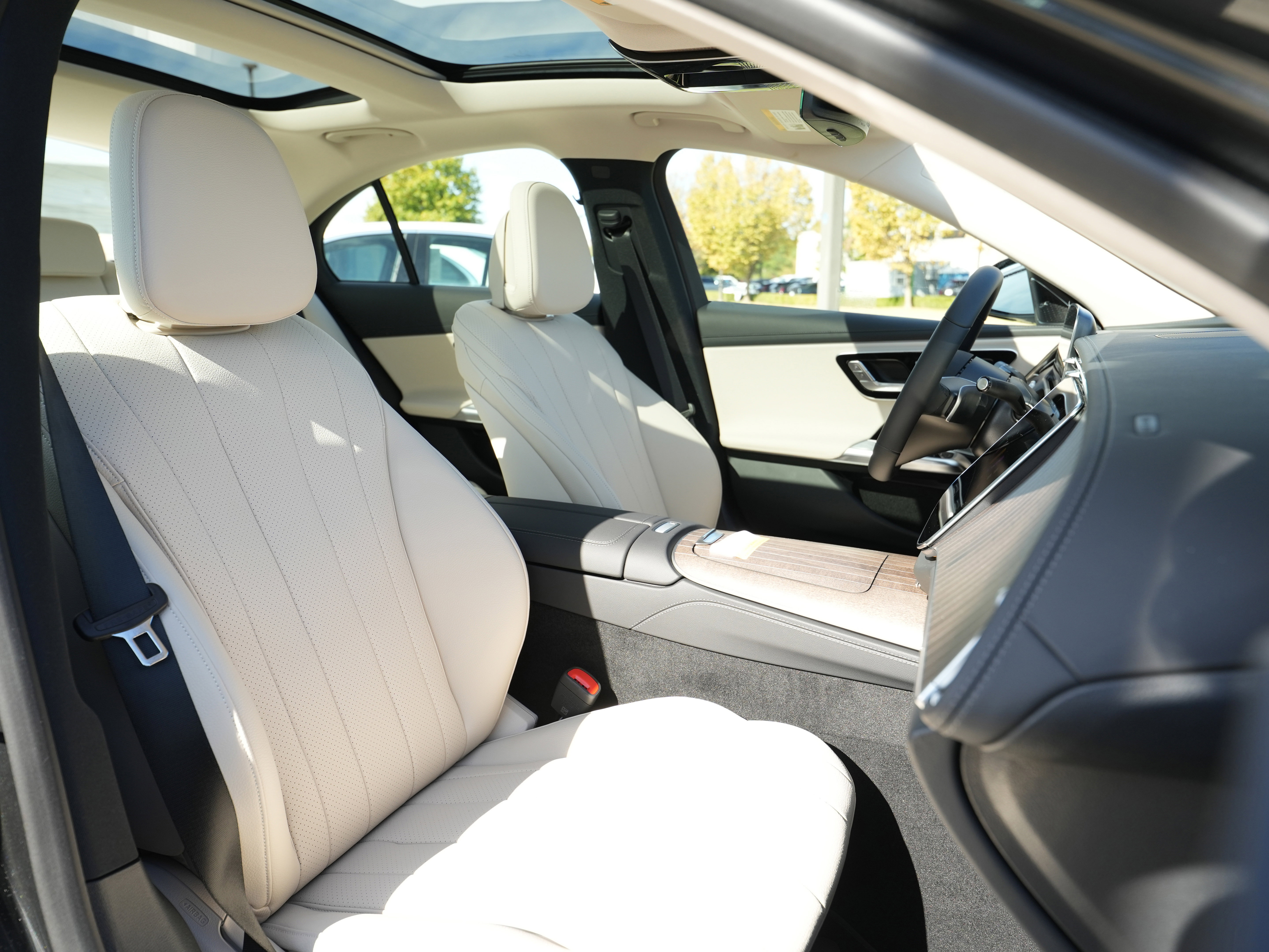 New 2026 Mercedes-Benz E 350 4MATIC Sedan image 36