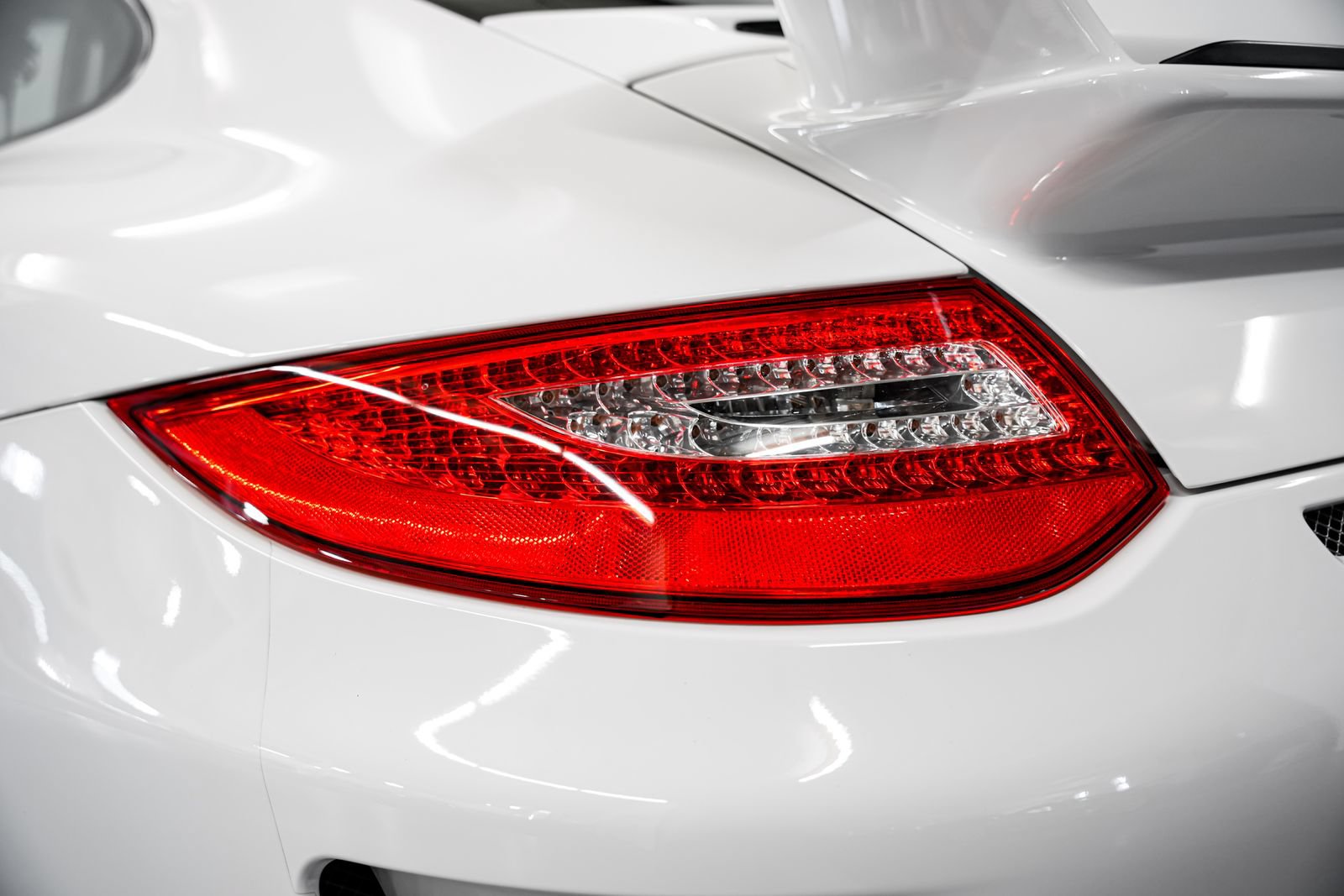 Used 2010 Porsche 911 GT3 RWD image 32