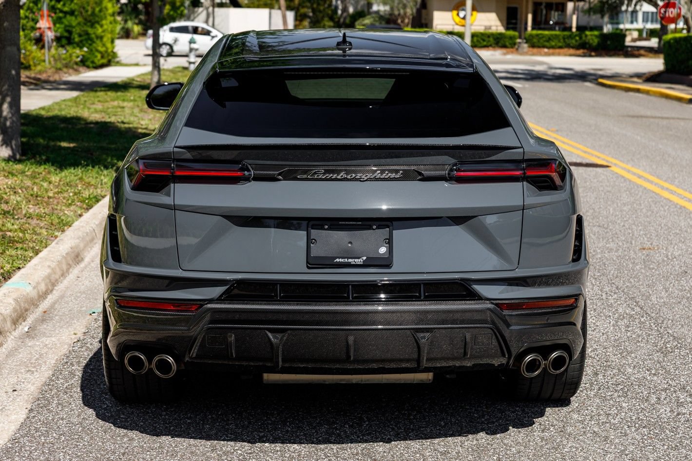 Used 2023 Lamborghini Urus Performante AWD/4WD image 12