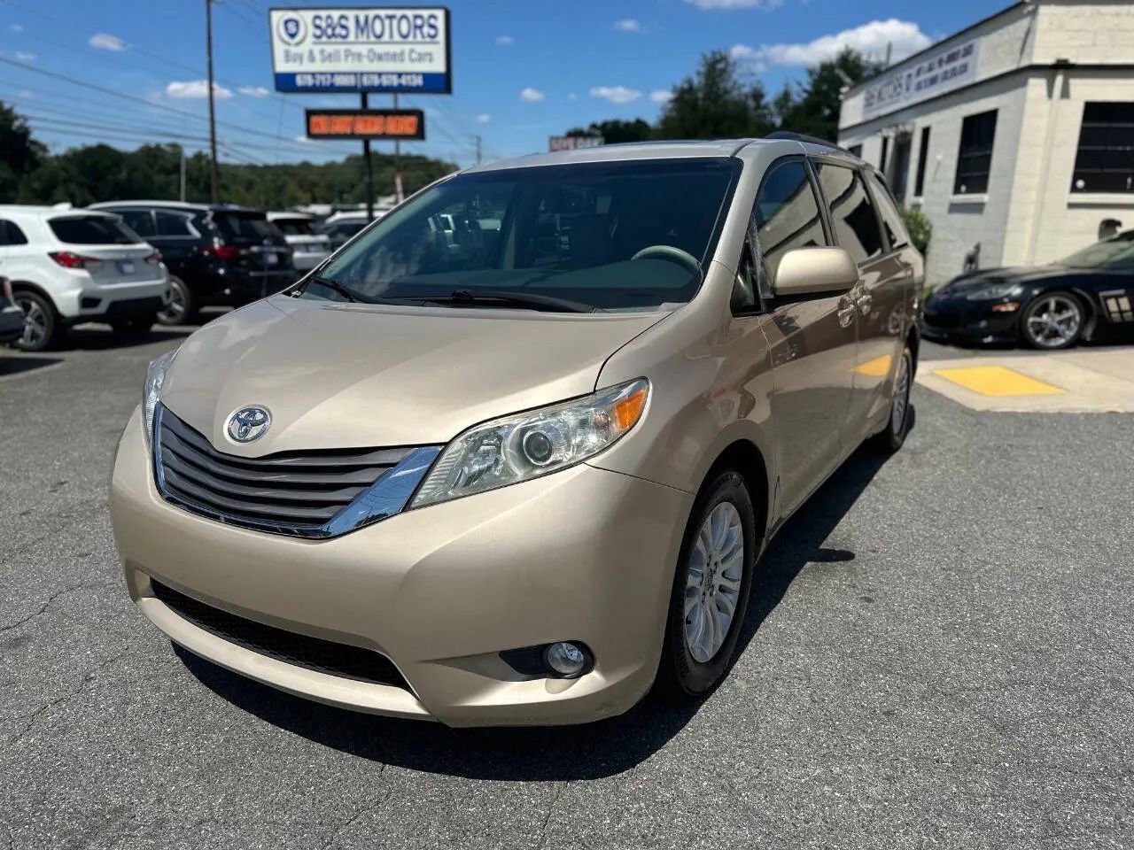 Used 2014 Toyota Sienna XLE