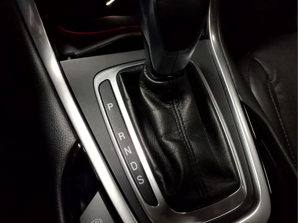 Used 2015 Ford Edge Titanium w/ Equipment Group 301A AWD/4WD image 14