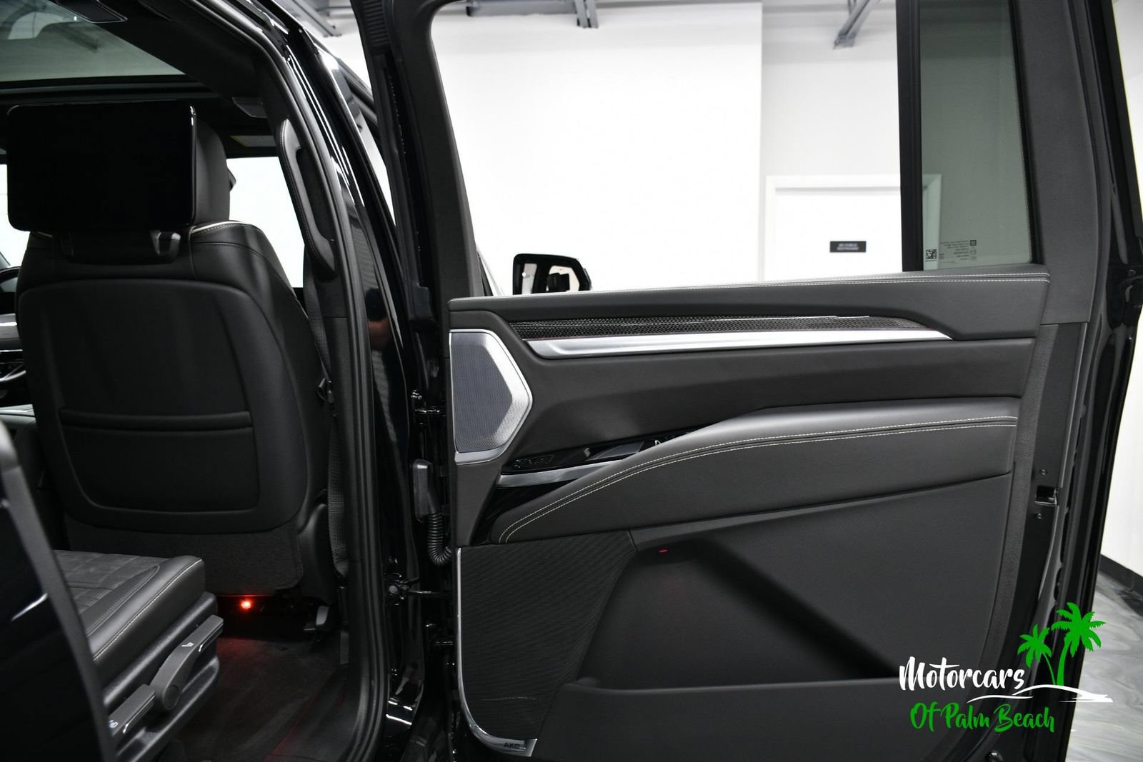 Used 2026 Cadillac Escalade ESV V w/ LPO, ONYX Package AWD/4WD image 65