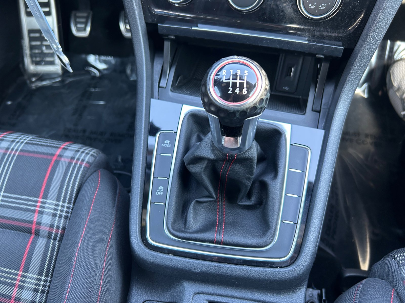 Used 2019 Volkswagen GTI SE image 21