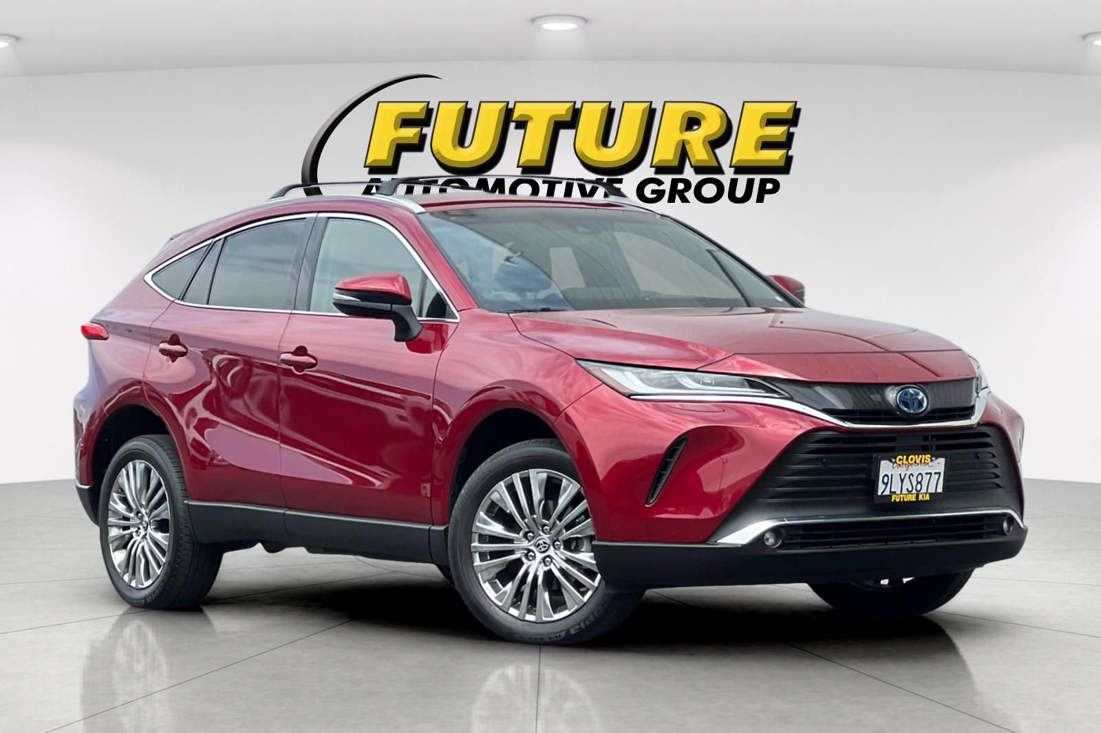 Used 2024 Toyota Venza XLE AWD/4WD image 1