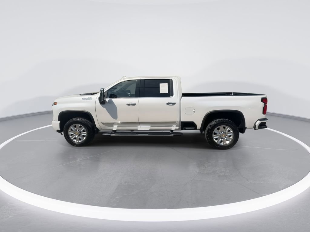 Used 2024 Chevrolet Silverado 2500 High Country w/ Technology Package AWD/4WD image 5
