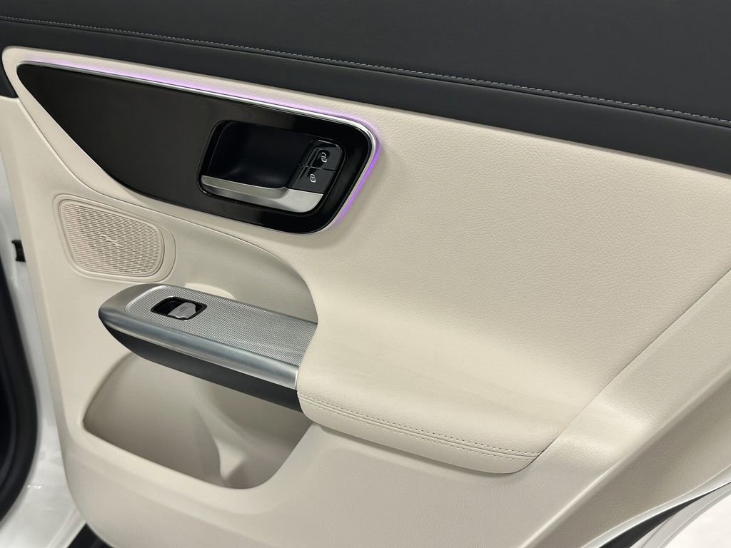 Certified 2025 Mercedes-Benz GLC 300 image 18