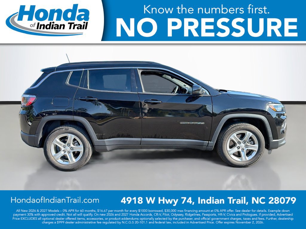 Used 2024 Jeep Compass Latitude AWD/4WD image 4