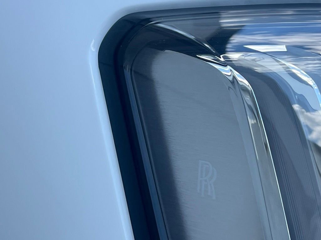 Used 2024 Rolls-Royce Spectre w/ Spectre Launch Package AWD/4WD image 18