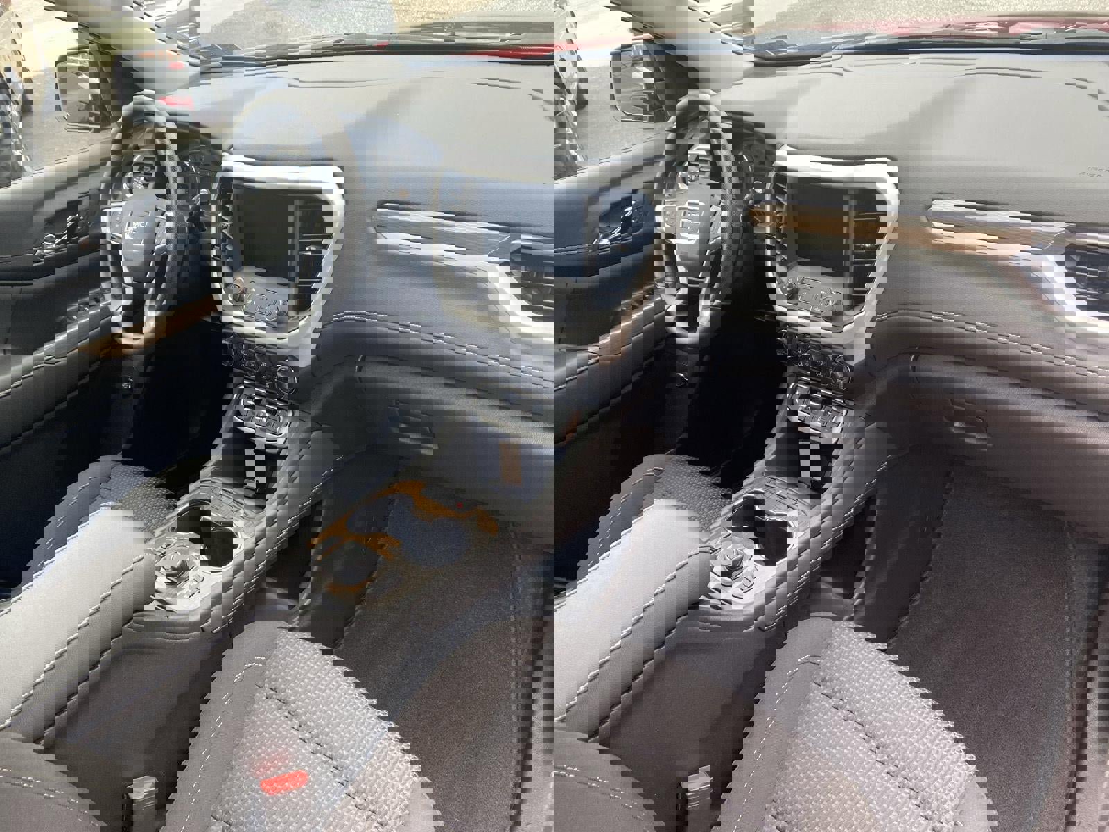 Used 2023 GMC Acadia SLE w/ Driver Convenience Package AWD/4WD image 41