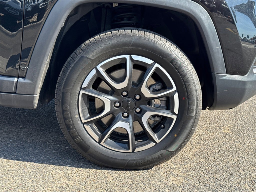 Used 2024 Jeep Compass Trailhawk image 6