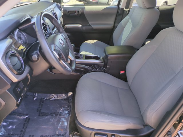 Used 2021 Toyota Tacoma SR5 AWD/4WD image 15