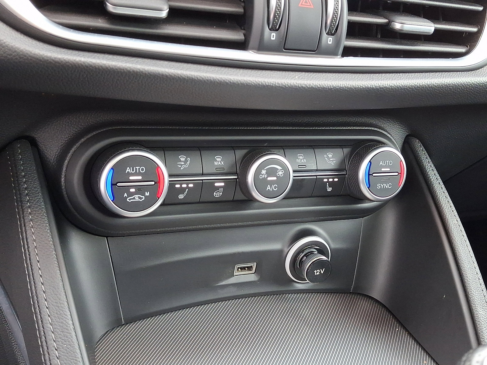 Used 2023 Alfa Romeo Stelvio Veloce AWD/4WD image 16