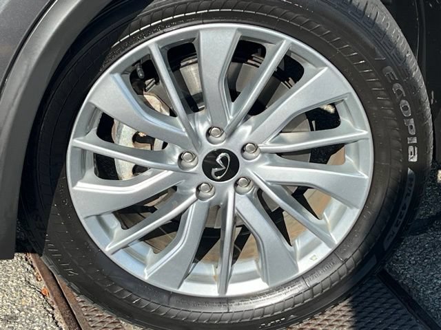 Used 2023 INFINITI QX50 Luxe AWD/4WD image 2