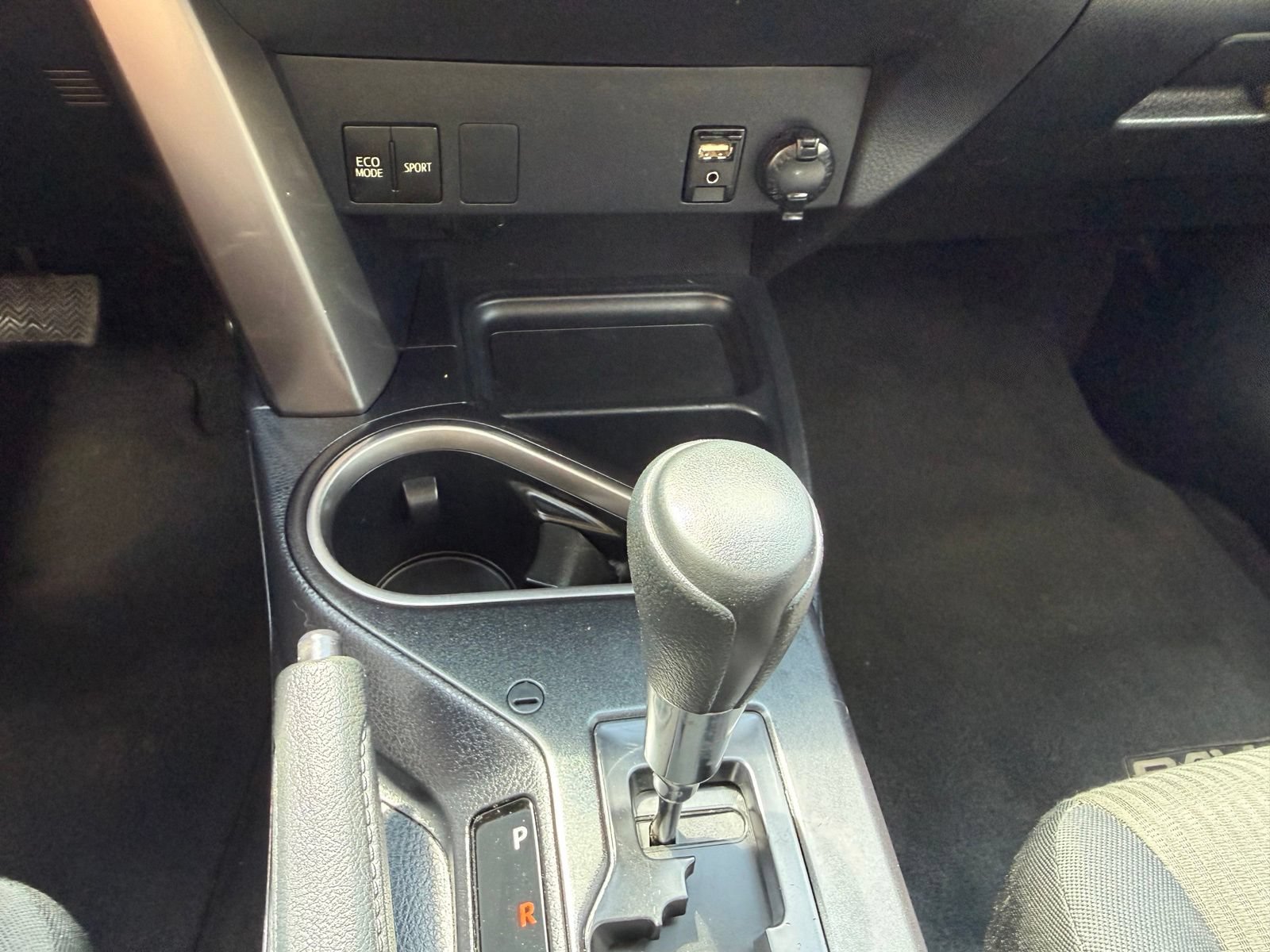 Used 2016 Toyota RAV4 LE FWD image 17