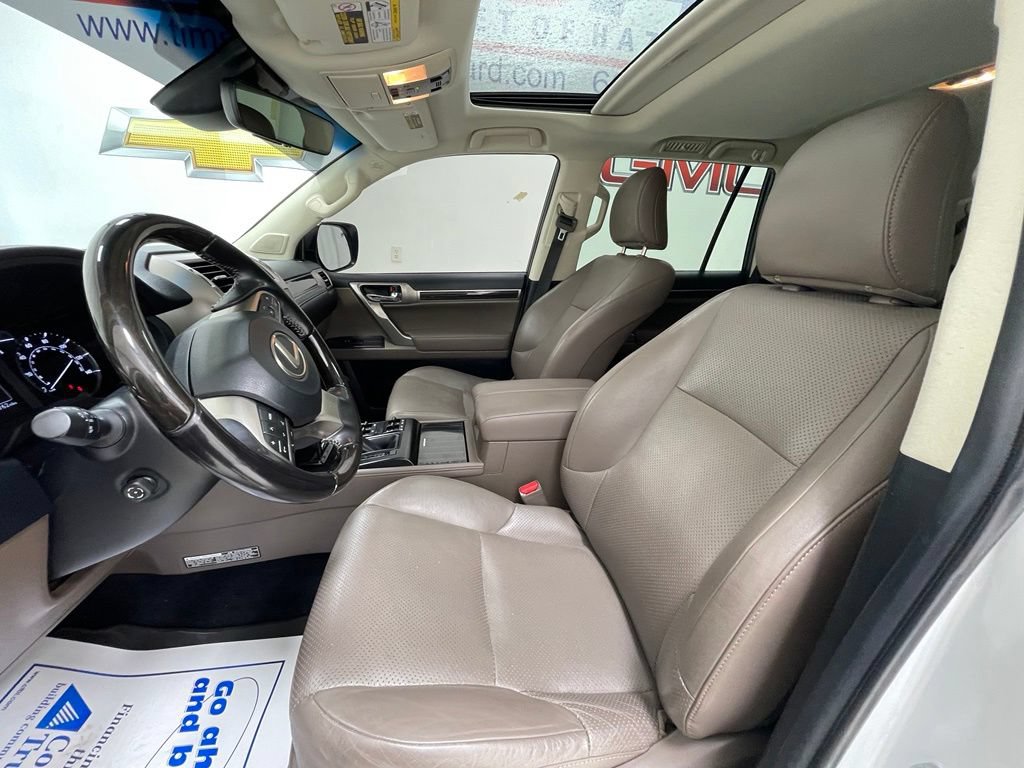 Used 2021 Lexus GX 460 Luxury w/ Sport Design Package AWD/4WD image 18